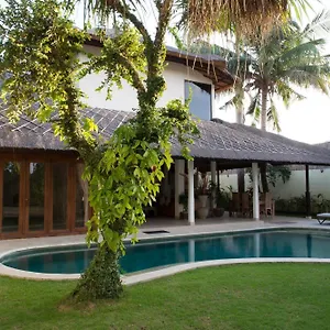 https://villa-simona.ubudhotelsnow.com