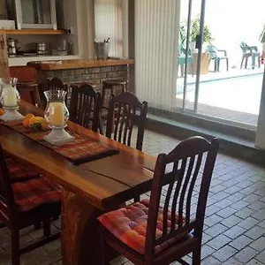 https://lodge-strand.hotels-capetown.com